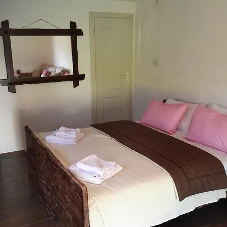 بيت ضيافة Etno Selo Trska Zagubica